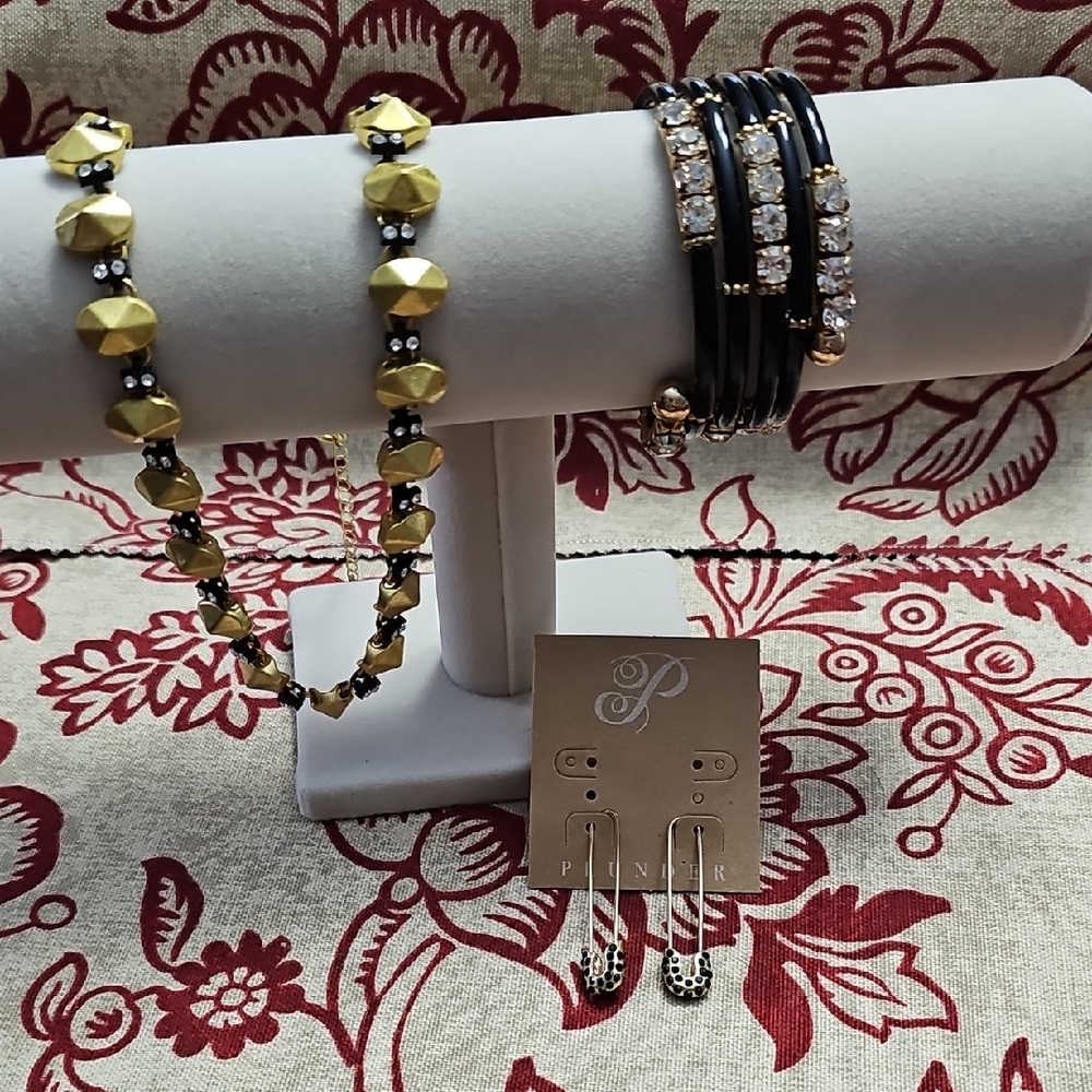 Plunder Gold and Black Bracelet Set
